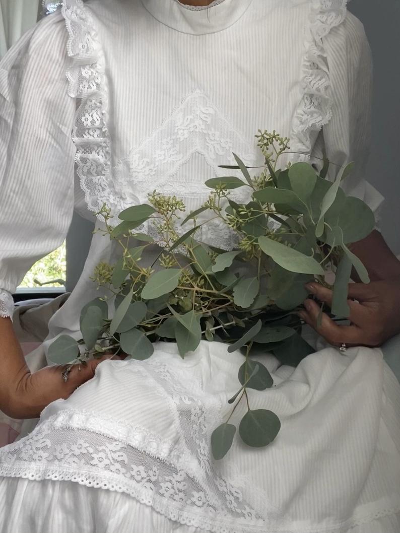 ShopThoughtful's tweet photo. @RetroRhapsody for flowy dresses to run thru the forest in 🌿 https://t.co/qbgQgzAd8i https://t.co/EsIiAio2xq