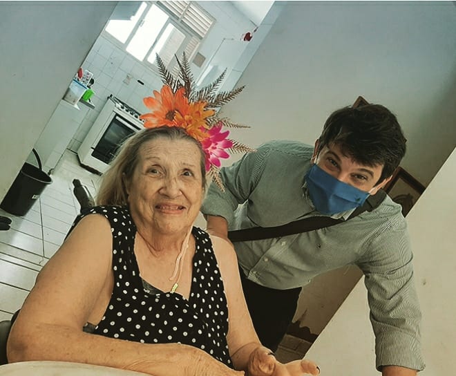 Visita de Dr Ricardo, médico geriatra (excelente médico), a mamys poderosa!
"Honra a teu pai e a tua mãe, para que se prolonguem os teus dias na terra que o Senhor, teu Deus, te dá."
- Êxodo 20:12 📖🙏🏾❤
#familialemos #familiagonzalezbrasil #familiagonzalez #famila❤️ https://t.co/cNG6hrgohr