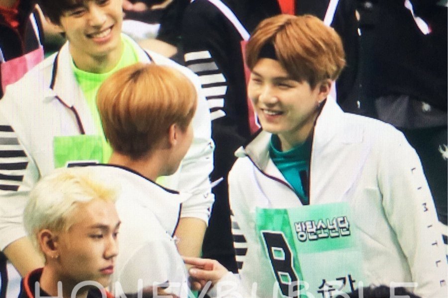 The moment that they're looking at each other as if they were their own world |• a thread #sope