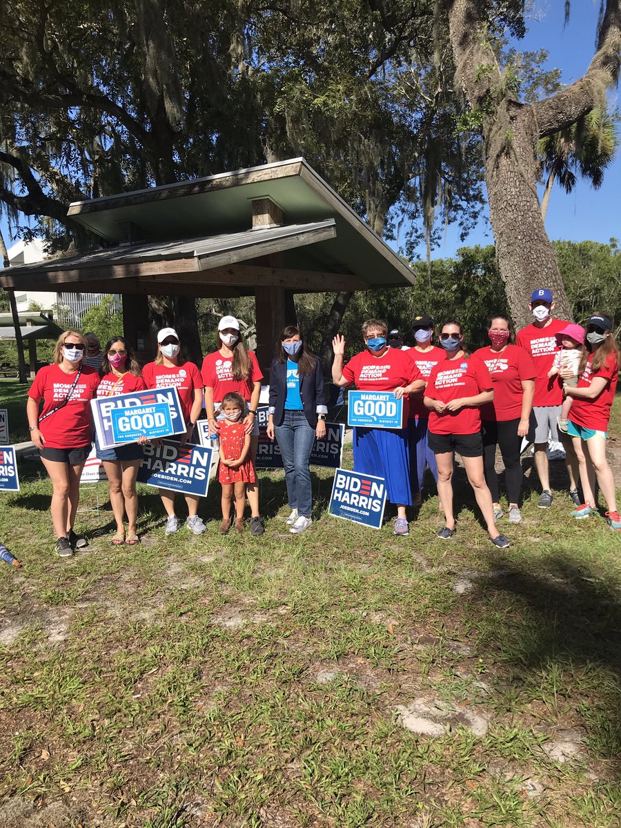 .@gregsteube ‘s Sarasota rally today vs yours & @GoodforFlorida would suggest otherwise 🤷🏼‍♂️

1) @gregsteube ‘s rally : twitter.com/gregsteube/sta…

2) Sleepy Joe’s Bus with @amyklobuchar & @GoodforFlorida