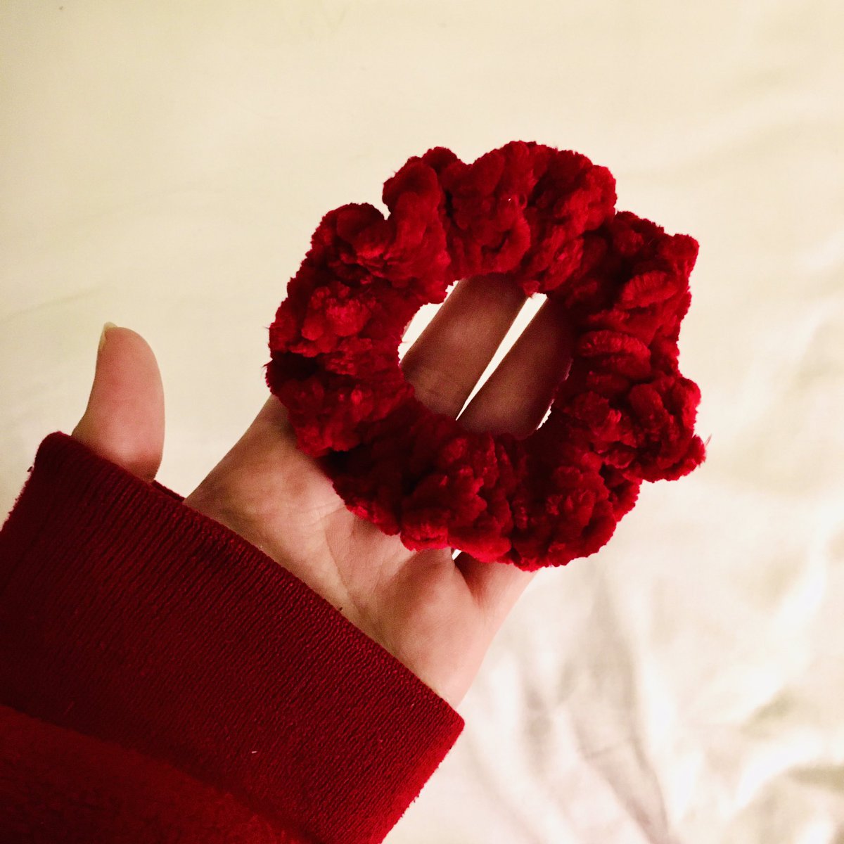 FatefulCreation's tweet photo. I bought a red velvet scrunchie from @DesignsFarm to match my favorite sweatshirt and look how cute it is!!! 🥰 https://t.co/p4UvO8Xh43