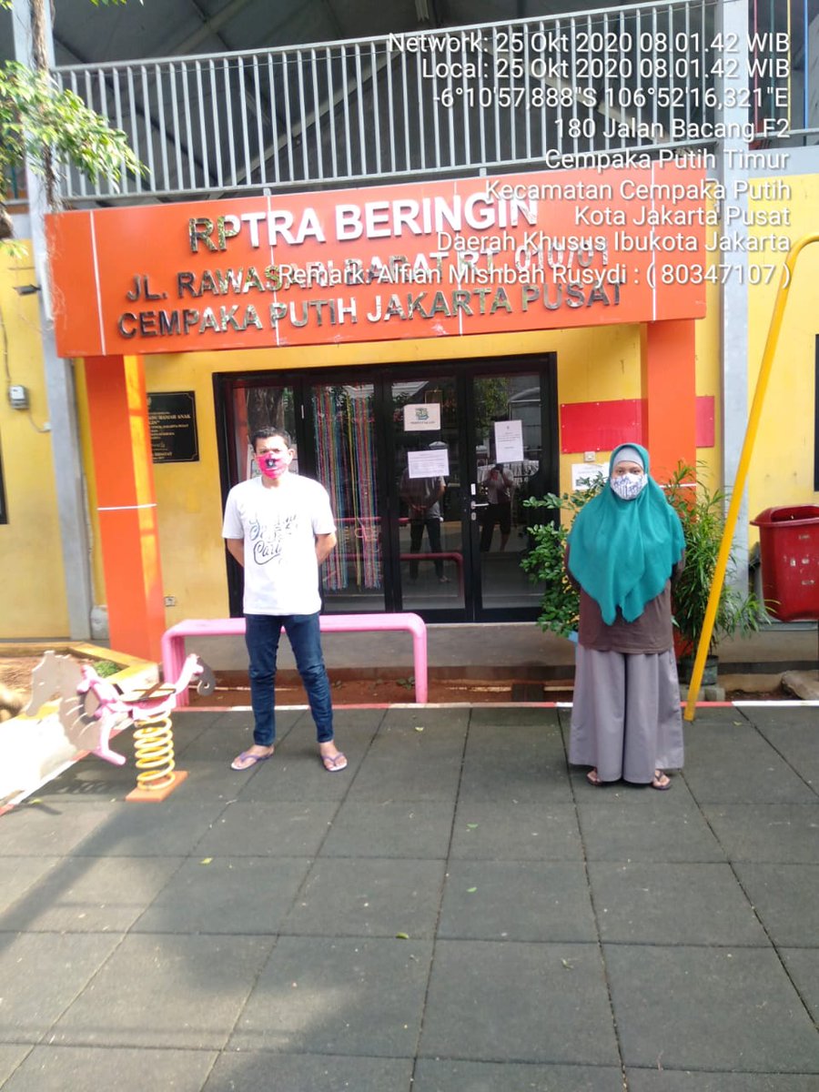 BeringinRptra's tweet photo. Giat pagi pengelola di Rptra Beringin, di mulai dengan pembukaan gerbang, mematikan lampu indoor dan menyiram tanaman https://t.co/1c10sxIq5f