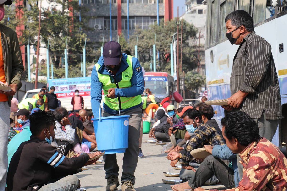 HamroteamNepal's tweet photo. 2077/07/08
#freefoodprogram
हाम्रो कार्य निरन्तर जारी छ ।
#hamroteamnepal https://t.co/KdYJ13BVdq
