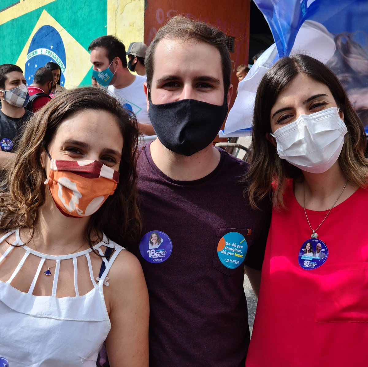 GiovanniMockus's tweet photo. Duas mulheres q eu admiro: @marina_helou @tabataamaralsp.
Ambas têm capacidade incrível de ler problemas da sociedade e propor soluções através da política. É uma honra ter oportunidade de construir uma sociedade melhor ao lado delas!
#Marina18 #REDE #SeDáPraImaginarDáPraFazer https://t.co/ivEwtdFCcW