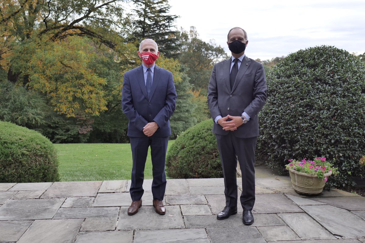 Dr. Anthony S. Fauci <a href="/NIAIDNews/">NIAID News</a> receives the Res Publica Award 2020 in Villa Firenze. Look at the video here: youtu.be/mmKduwIovFY via <a href="/YouTube/">YouTube</a>