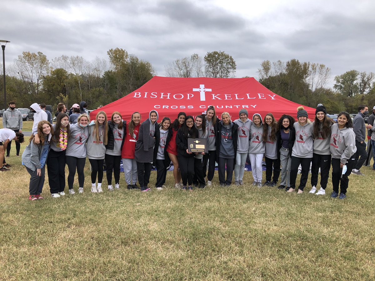 BKGirlsXC's tweet photo. Regional Champions!!  Top finishes Liz (4) Abigail (8) Ella (9) Bella (14) everyone in Top 21. Alex (17) Katelyn (19) Katherine (21). A strong 5A set of teams moving into State. Love the post season 🌈🏆 @AthleticsKelley @runendurook  @OkMileSplit https://t.co/JIM6YtPbcS