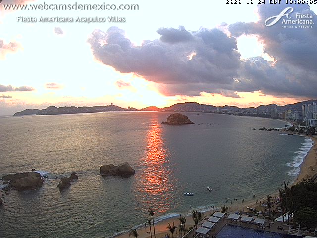 webcamsdemexico's tweet image. Bello atardecer luce hoy #Acapulco. Vista playa Condesa vía @fiestamericana.

Para ver en vivo:
webcamsdemexico.com/webcam-acapulc…