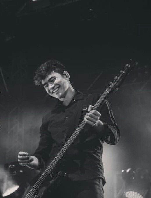 Calum hood smiling to brighten your dayhttps://abs.twimg.com/emoji/v2/... draggable=