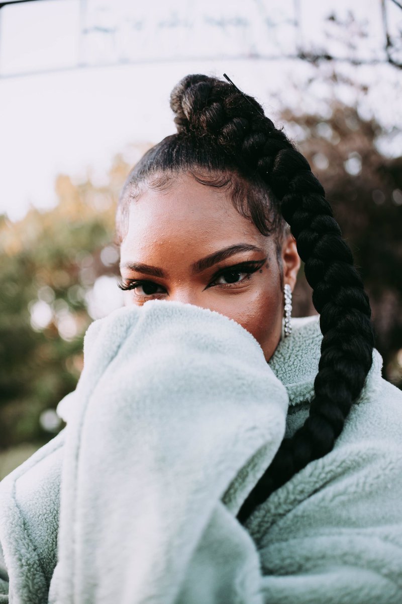 TheLadyACIDEx's tweet photo. It’s the boots! It’s the dog! It’s the coat! Brittany! The braid! I truly loved it all!! ✨✨
#ACIDPhotography #Blackfemalephotographers #retweet https://t.co/NH2XXZDjs7