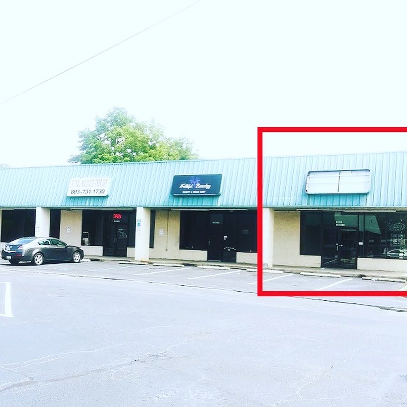 horizon_leasing's tweet photo. Corner Space for lease in Valor plaza Broad River.  

Ideal for Retail, Clothing boutique, Tattoo Shop, Tax Place, Coffee shop, Personal trainer /Gym etc.  Very busy shopping center.  Right by Hwy 20.

Valor Plaza
1431 Rushmore Dr
Columbia, SC 29210

Call Micky at 803-810-0800 https://t.co/bSrTRGtSmH