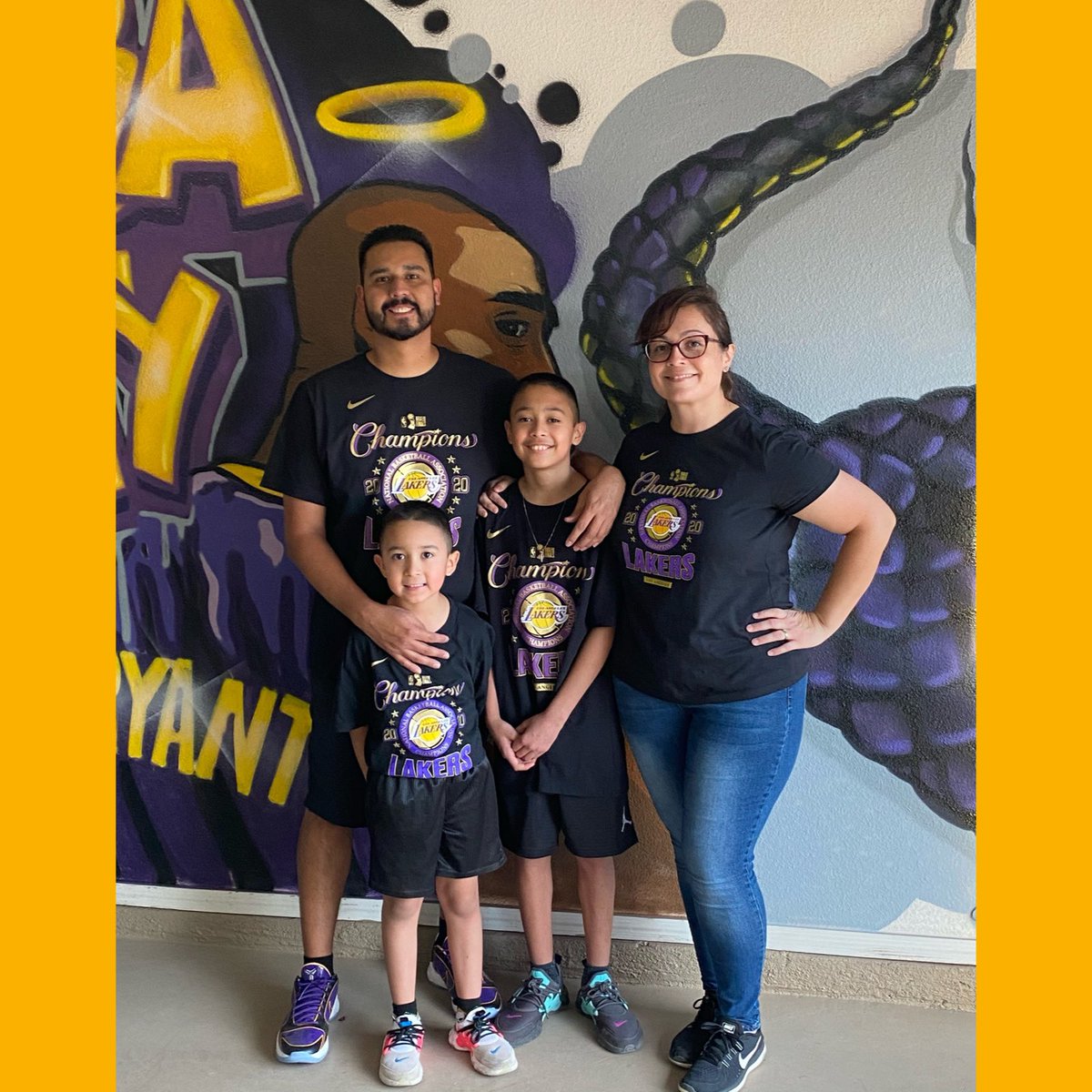 💜🐍💛 #family #love #lakers #mambamentality #kobe #blessed 🙏🏽 https://t.co/dLiS7m90dB