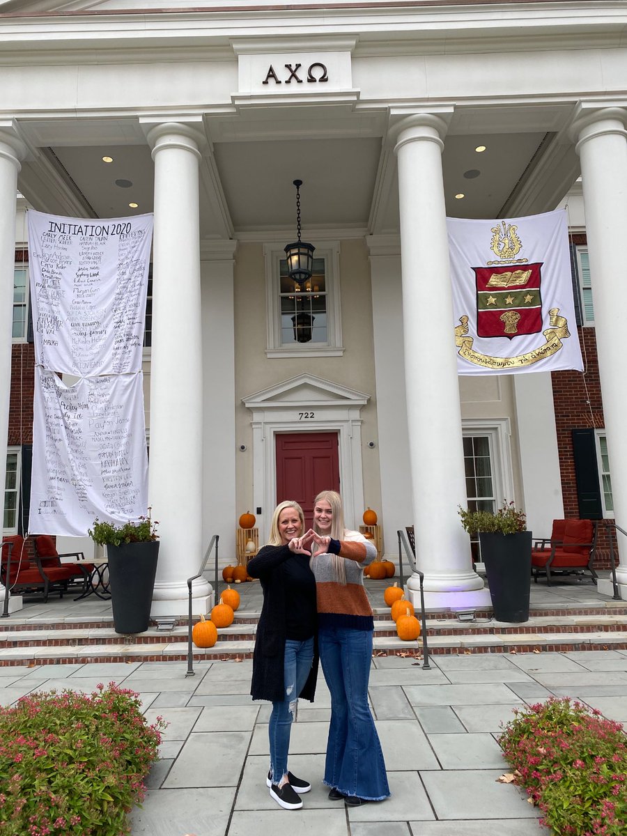 DanaScallion's tweet photo. The Past and The Present...❤️💚
Baylor AXO
⁦@ArkansasAXO⁩ 
⁦@AlphaChiOmegaHQ⁩ https://t.co/1wRFmZycSt