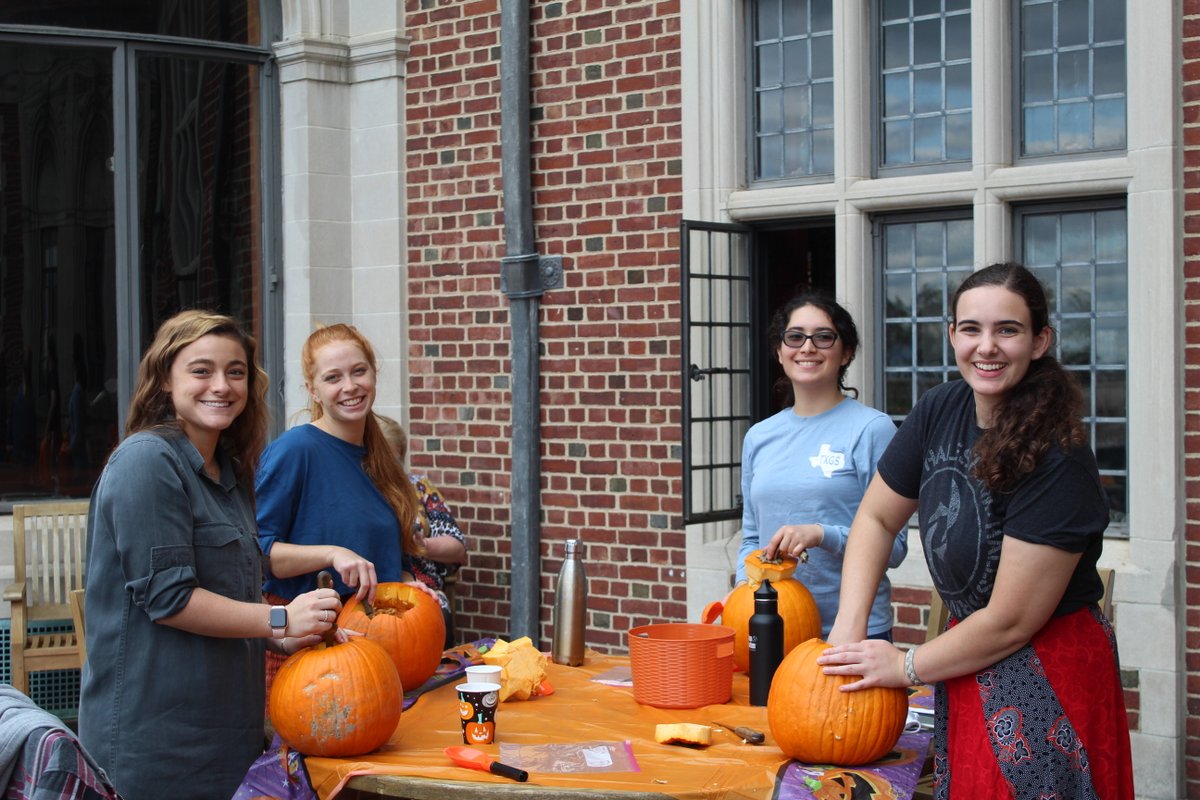 WebbInstitute's tweet photo. Today was an excellent day for pumpkin carvingπ!
#WebbLife #pumpkincarving #Halloween2020 #CampusLife https://t.co/aG3TXioBHX