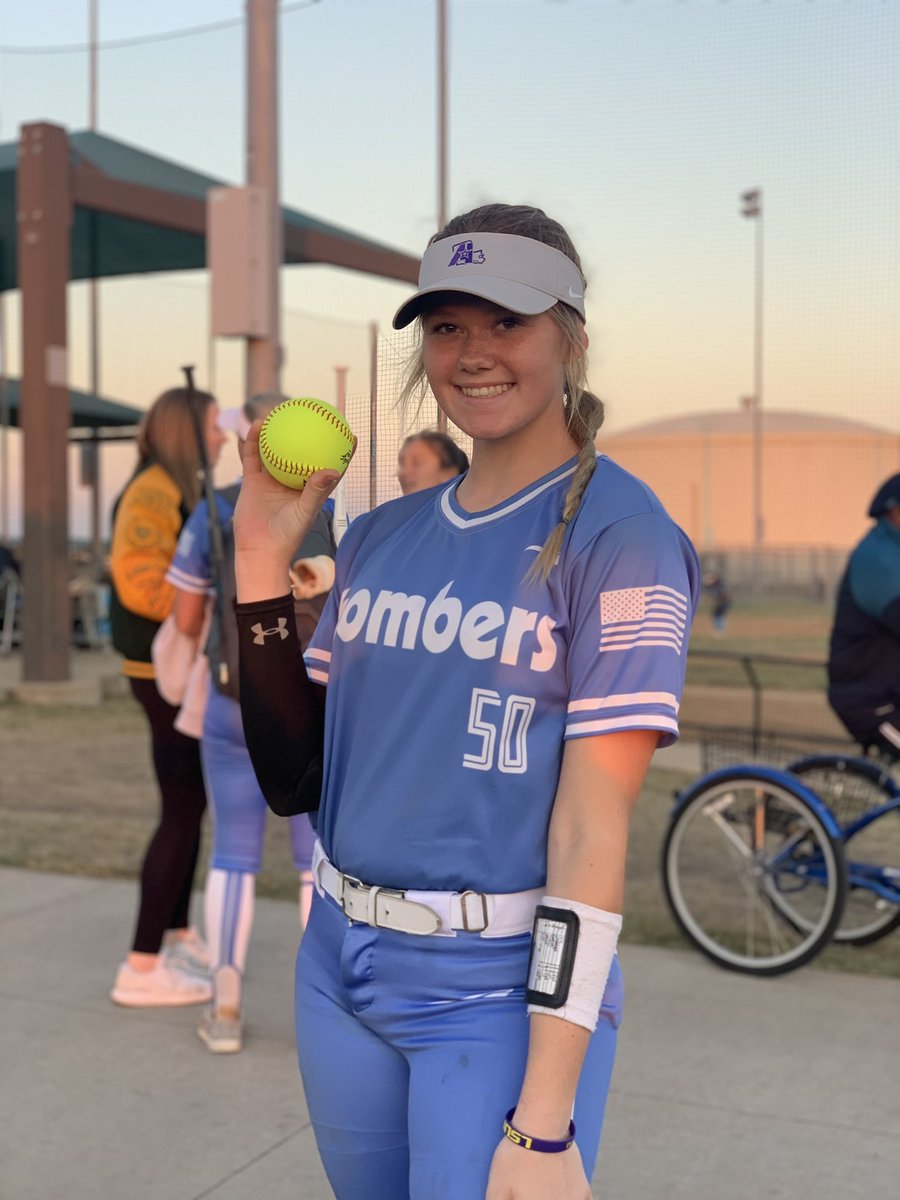 BIG HR for @reaganhtx1, Reagan Smith, who recently committed to @LSUASoftball!  Keep working hard kid! Team went 4-0 today &amp; play tomorrow @ 10:00am.  Check out AGL 0️⃣0️⃣3️⃣8️⃣4️⃣1️⃣ for bracket play.  Great communication &amp; team effort today, ladies! Don’t let up!