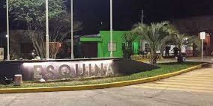 ComunicaneaOk's tweet photo. En medio de la lucha a destajo que se realiza en todo el país contra la pandemia de coronavirus, un escándalo de proporciones mayores se desató en la localidad de Esquina, en la venica provincia de Corrientes, donde la noche inaugural de un boliche #BOLIC https://t.co/0q2kvVHoTV https://t.co/15kywkC7MZ