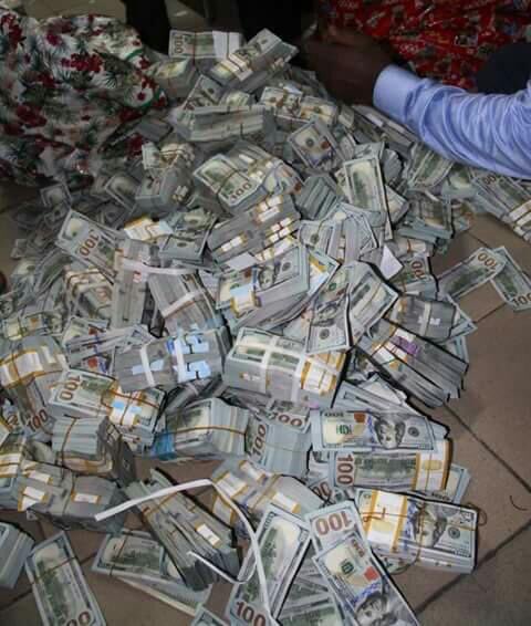 🤑