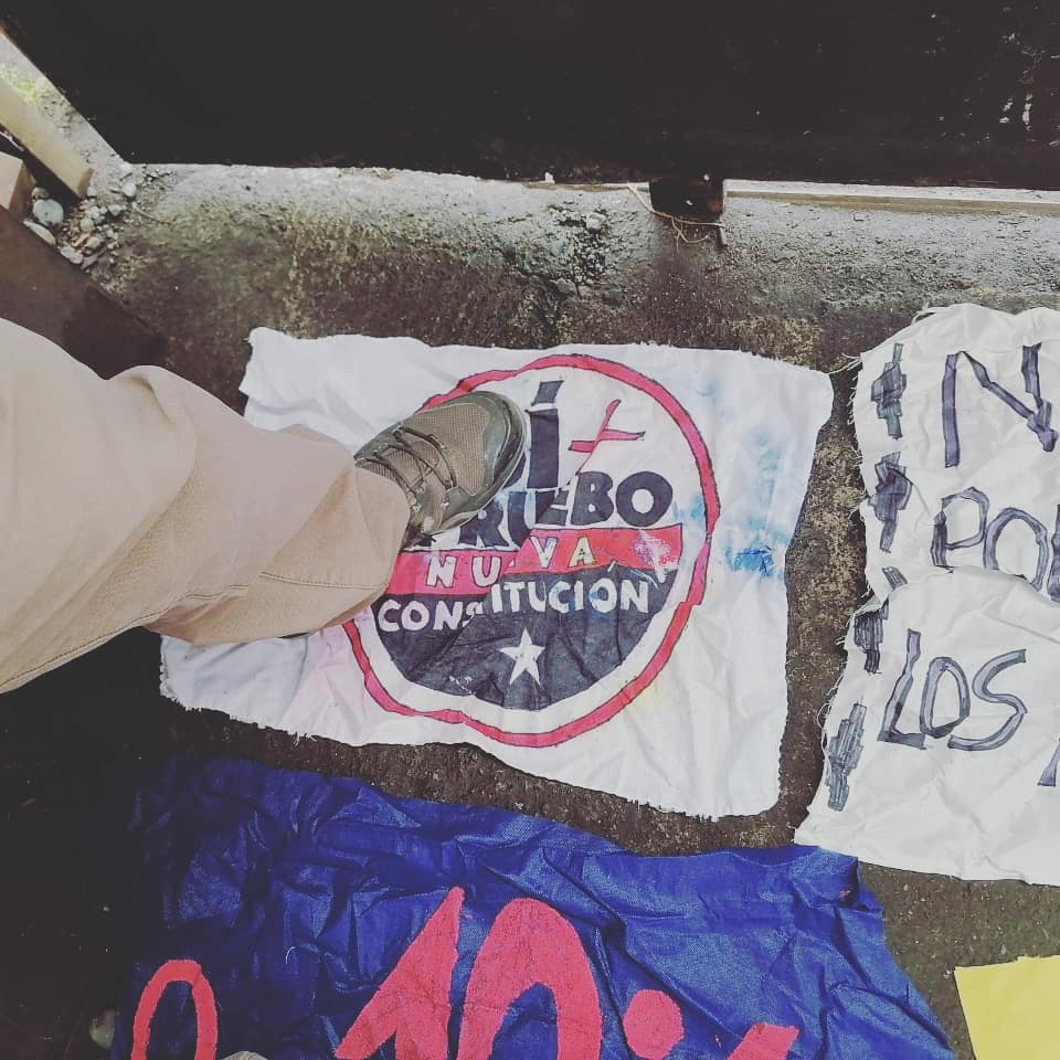 FrenteValorico's tweet photo. Hoy dia lluvioso me dio frio y saque los trapitos de inmundicia. https://t.co/bJCDmlc6TA