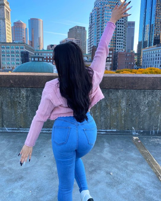 in love with this city💕 https://t.co/hXCxAcGLM0