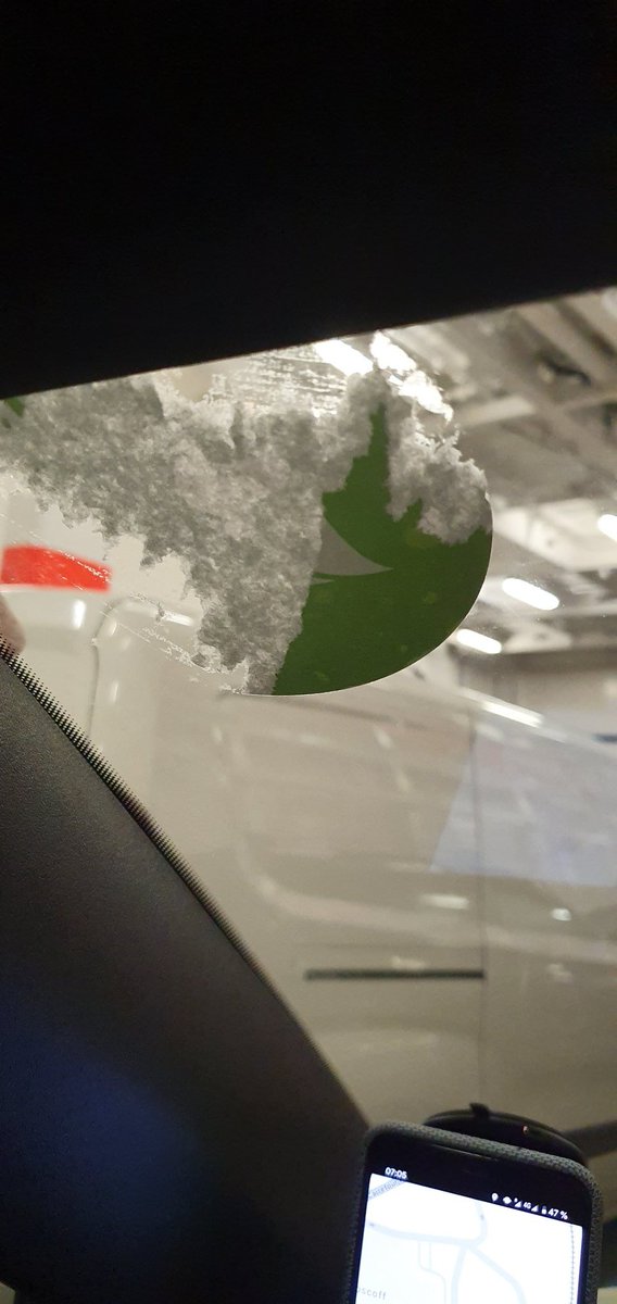CathKlepper's tweet photo. @BrittanyFerries vous pourriez investir dans des autocollants qui s'enlèvent facilement svp? Ou proposer une alternative aux clients?? https://t.co/dhGNyR7bvz