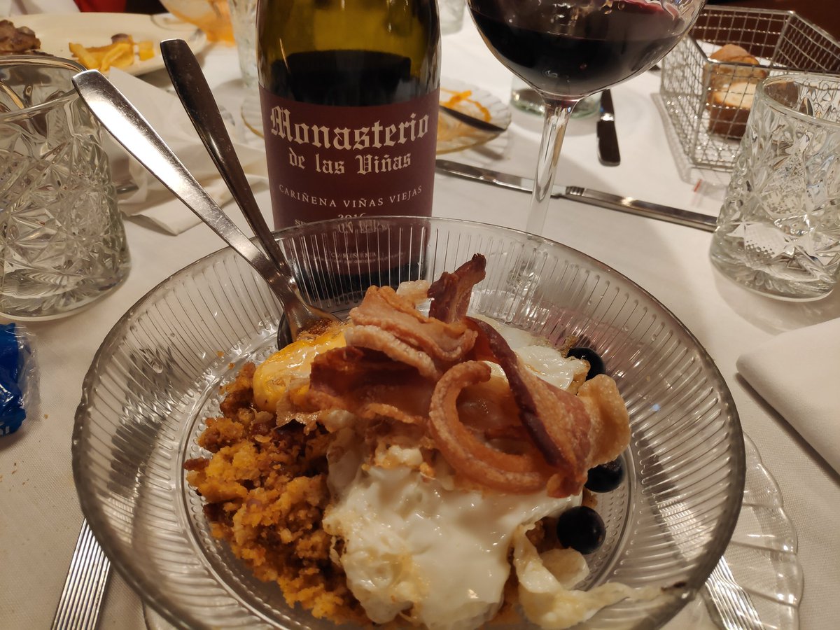 dherrero81's tweet photo. Ayer tuvimos la suerte de disfrutar de este espectacular #Monasteriodelasviñas #oldwine #garnacha cepas viejas de @GrandesVinos_CA  @vino_piedras @VinosCarinena . No defrauda en absoluto.👏🏻👌🏻🤗 https://t.co/SJMQES55CJ