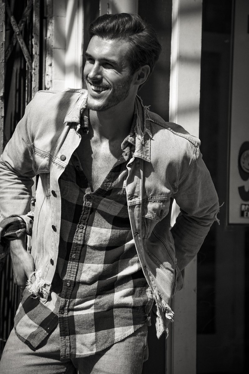 PatSupsiri's tweet photo. Day in a life of Dusty @dusty__dusty in NYC by me last summer ... https://t.co/pZ2FV73eeF