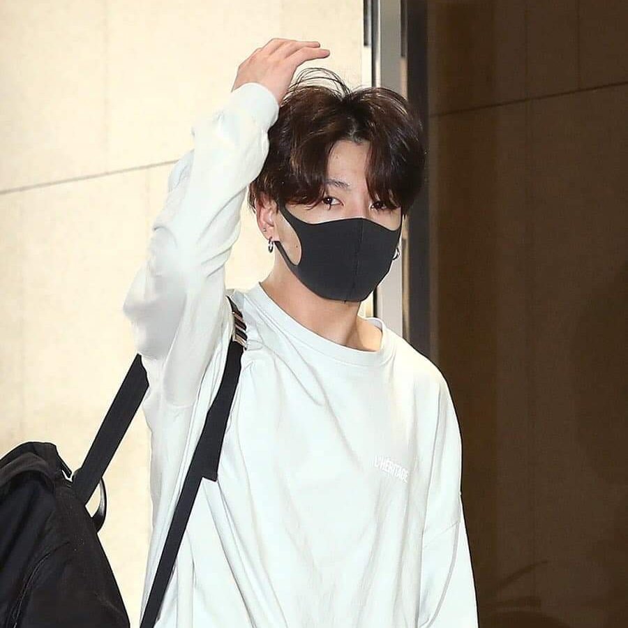 bangyoong's tweet photo. "flirting with u it's a sin or something?"
yoonkook au where yoongi is death, a very cheeky, pretty, soft death and jungkook just wants to survive to ask him out. https://t.co/cnPFpc9oTL