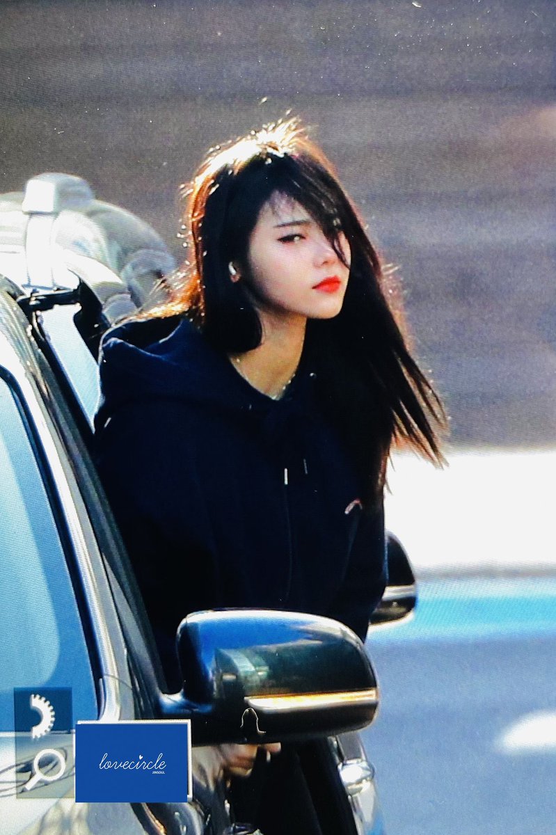 Ioonachos's tweet photo. i think loonatheband should cover dreamcatcher songs in an emo post-hardcore style https://t.co/p7AeO10jN2