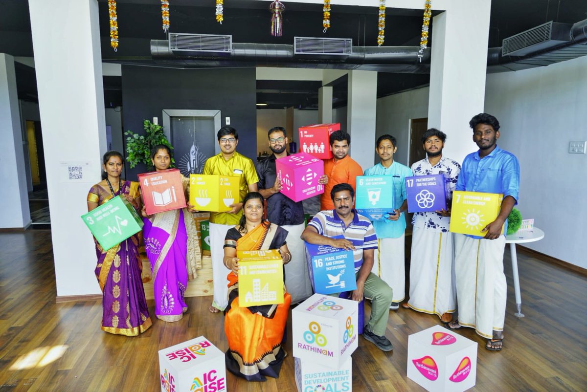 rathinamgroups's tweet photo. #Rathinam @AicRaise @Rathinavani908 #SDGGolu 

Our @rathinamgroups Chairman sir &amp; Family @shimasendhil ma'am visited our #SDGGolu at @AicRaise 

Madan sir interacted with our #SDGGolu team members about the Startups &amp; SDG Connection

#Navratri2020 #SDGGolu
@SDGoals @IndiaSDGs https://t.co/AgjPDSEj90