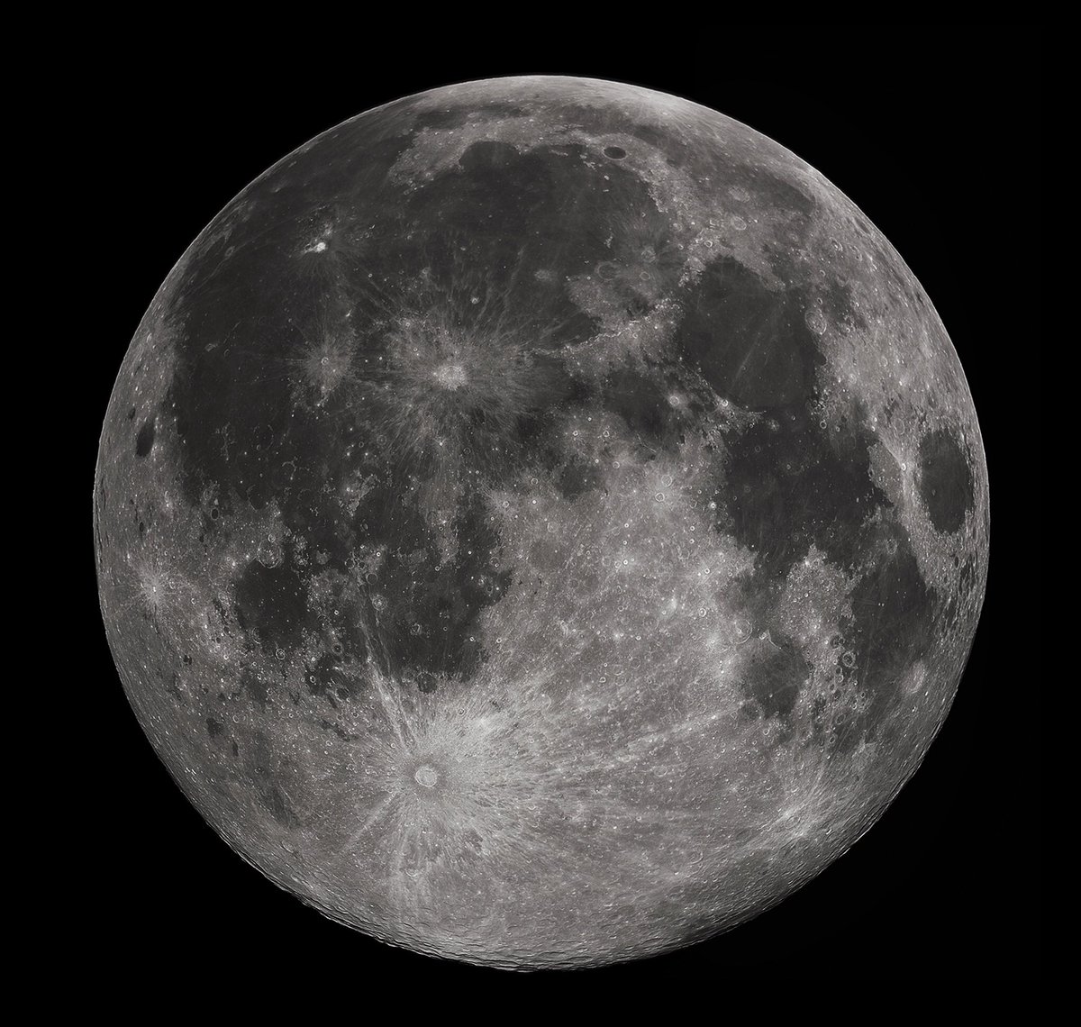 Moon_Updates_'s tweet photo. We are pleased to share that the moon has a third nipple. https://t.co/UlxfnMWbbt