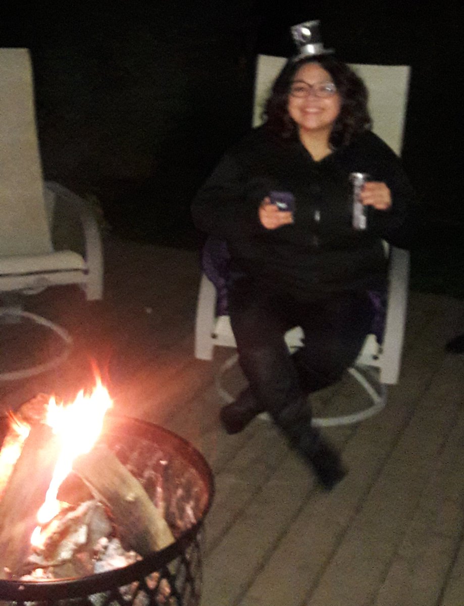 DoraAlvidrez's tweet photo. Enjoying 30th birthday in Iowa 30 degrees! Love you! Glad that we got to enjoy it with you! @sadeyeswander @ridonculous_rj #notmyweather https://t.co/vXnTWDtweY