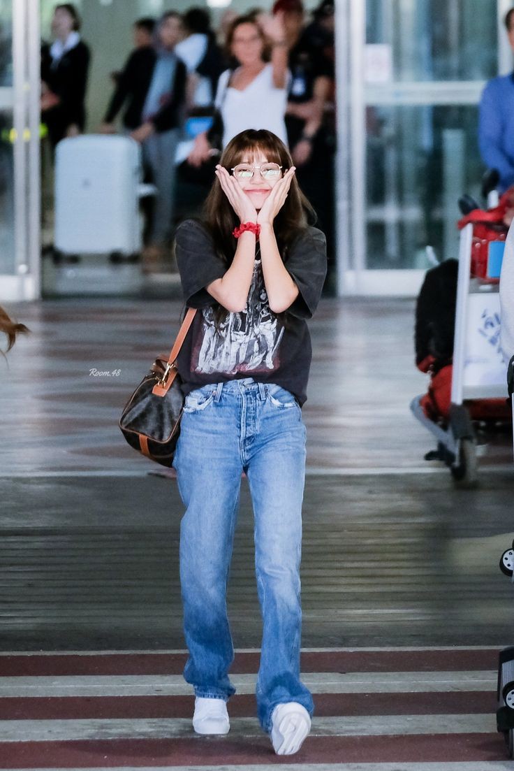 YouKnowButILuvU's tweet photo. #YGEProtectLISA 
Cố lên nhé cô gái của tôi https://t.co/hEbQ4eOJ95