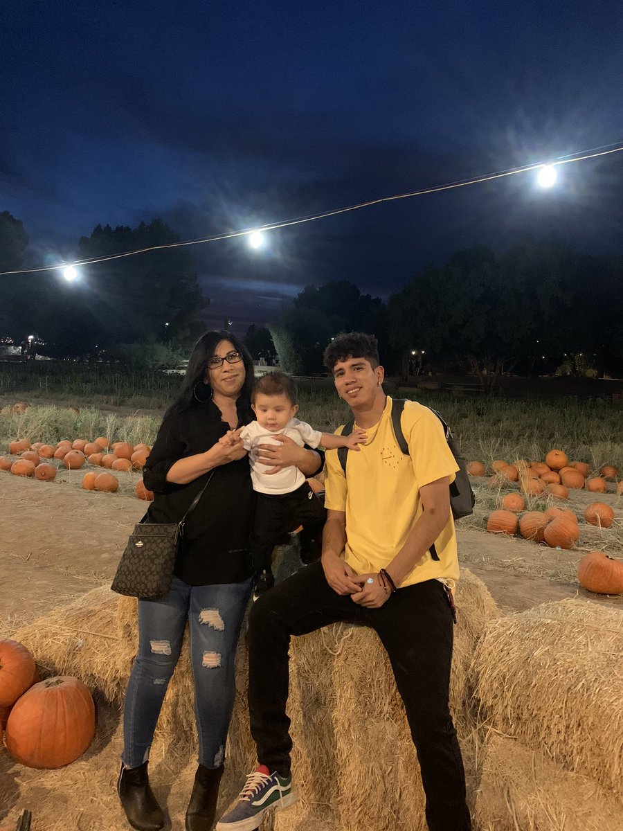 LoyalAveZeek's tweet photo. love you ma , my bro & baby sis to come ❤️ #pumpkinpatch2020 https://t.co/0D7yaNYocY