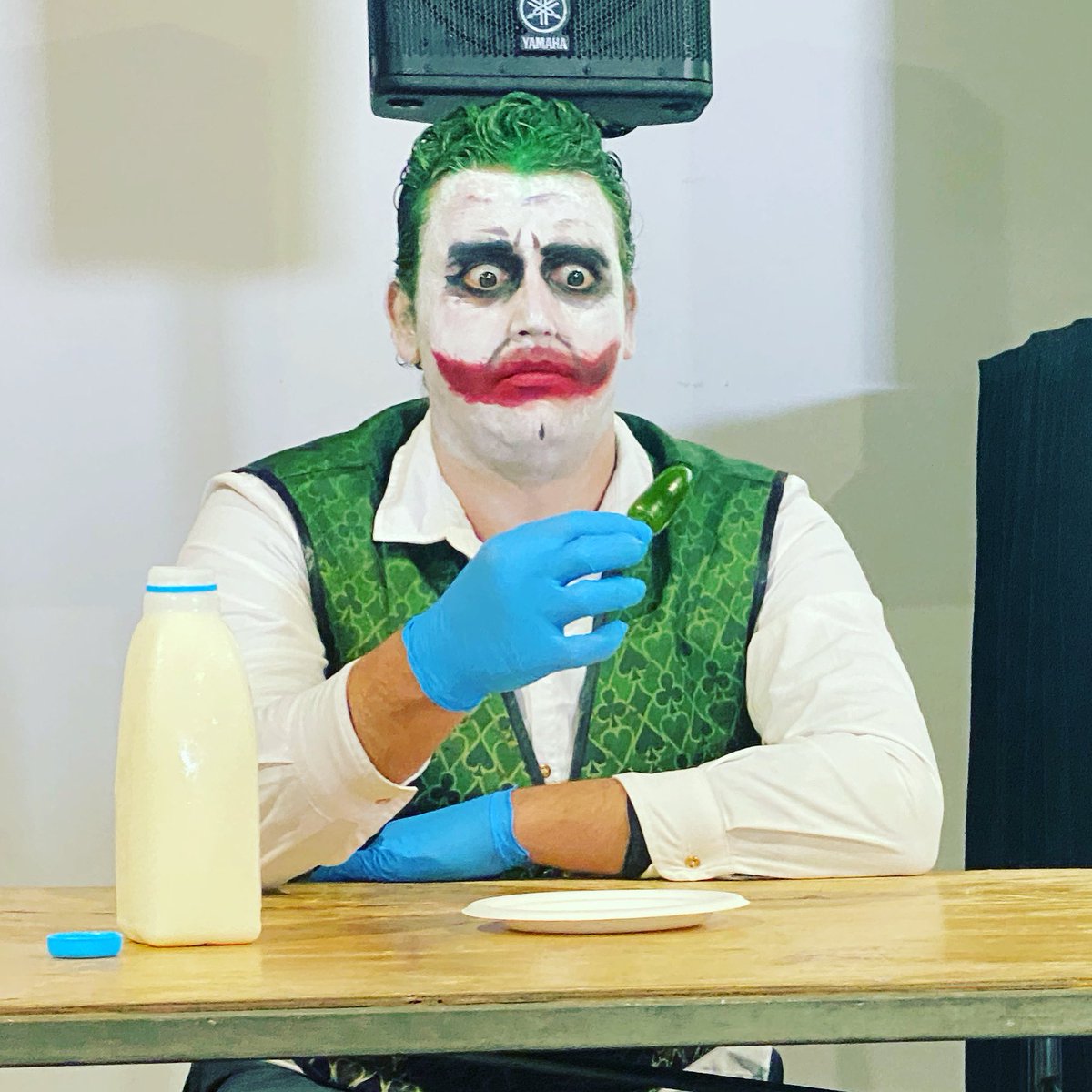 Armageddonexpo's tweet photo. I think The Joker might be struggling a little with the Chilli Eating Challenge... his makeup is running (although that’s what he looks like all the time) 🤡
#AUCKGEDDON #armageddonexpo #auckland #chilli #chillieatingchallenge #spicy #hot https://t.co/OtQDgEj15L