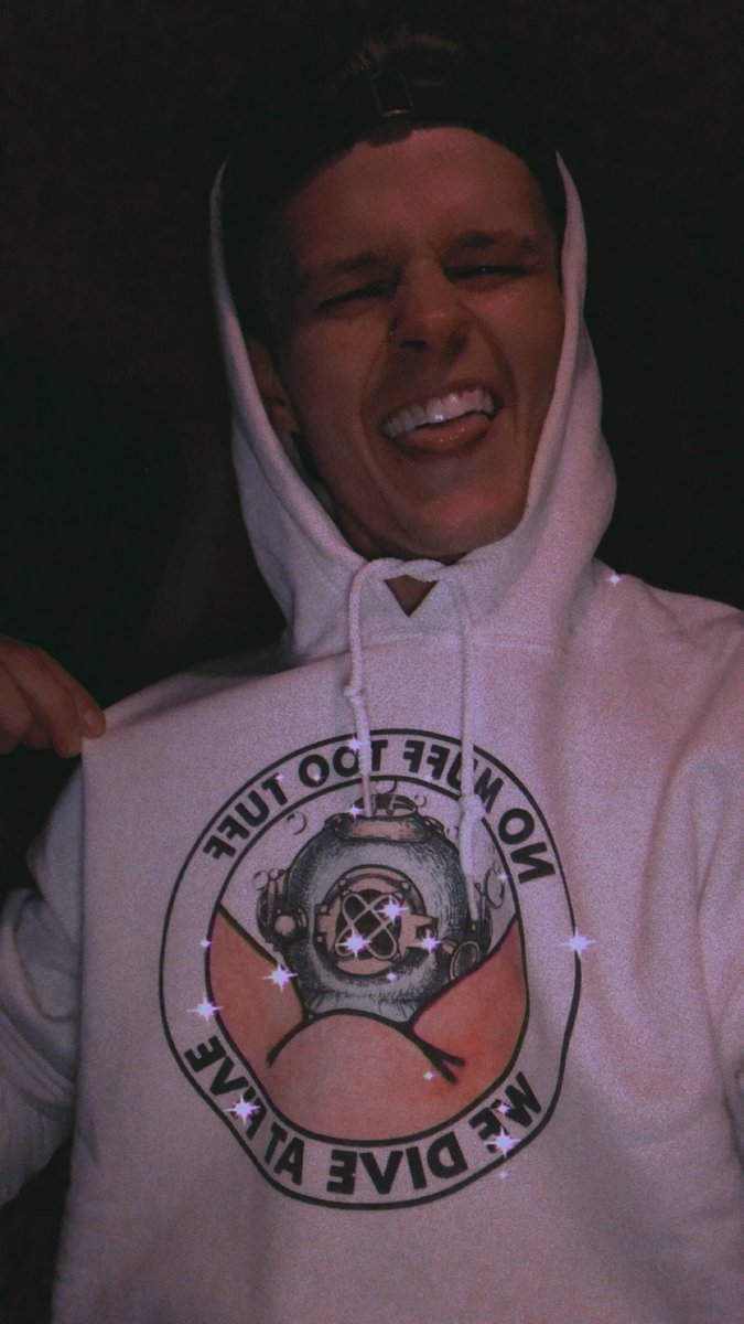 BrianIsntOkay's tweet photo. Guys I got my new hoodie #NoMuffTooTuff https://t.co/zMLvUkUQpd