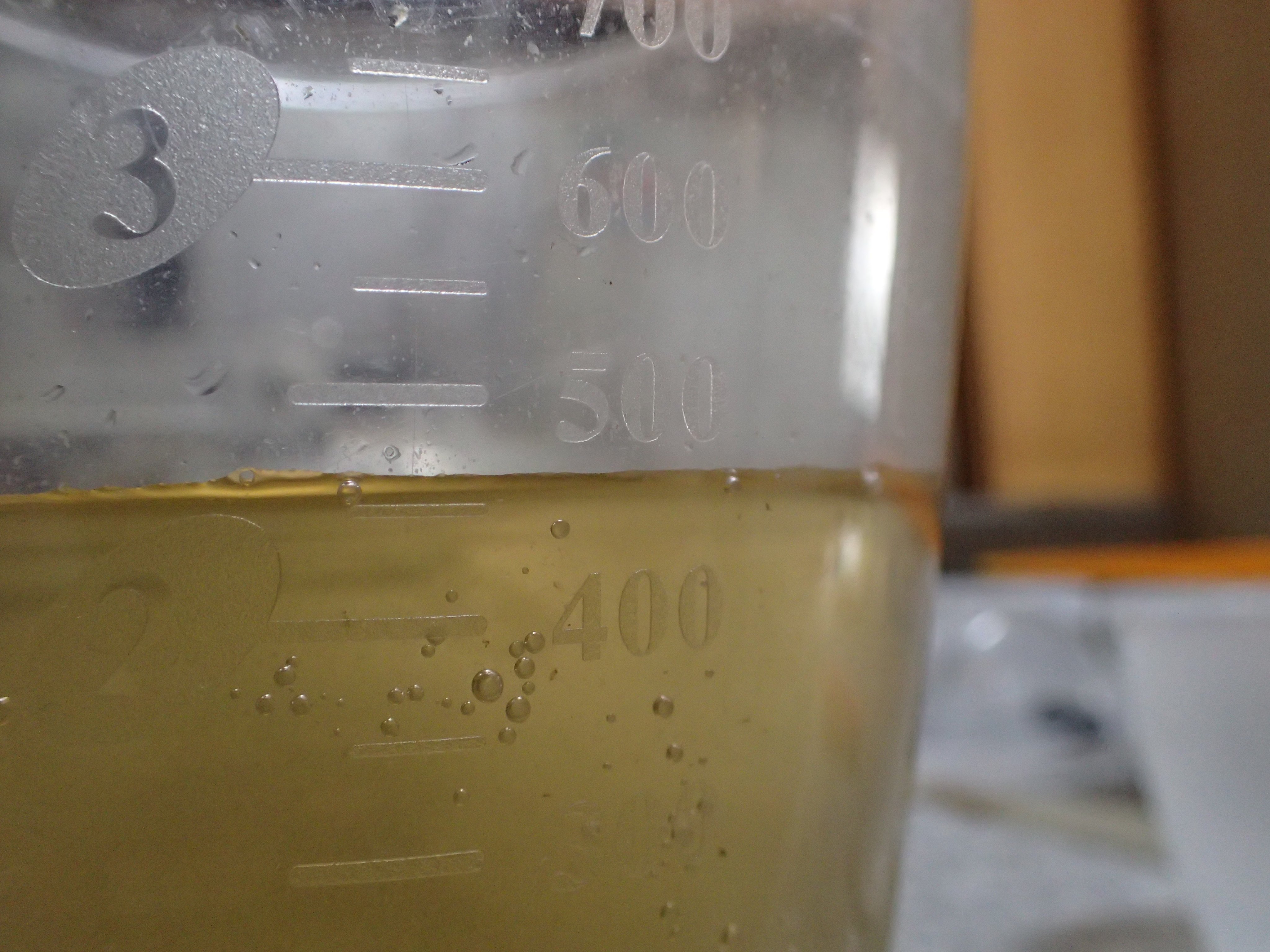 京都淡水フグ繁殖研究所 カマラヌス治療 日本ではカマラヌスの駆除の薬を販売していないため 発生した生体は捨てて 水槽 はオールリセットというやっかいな寄生虫 日本で入手出来るよい薬はないかと調べてやっと成果が出せたので報告します 写真の水槽は