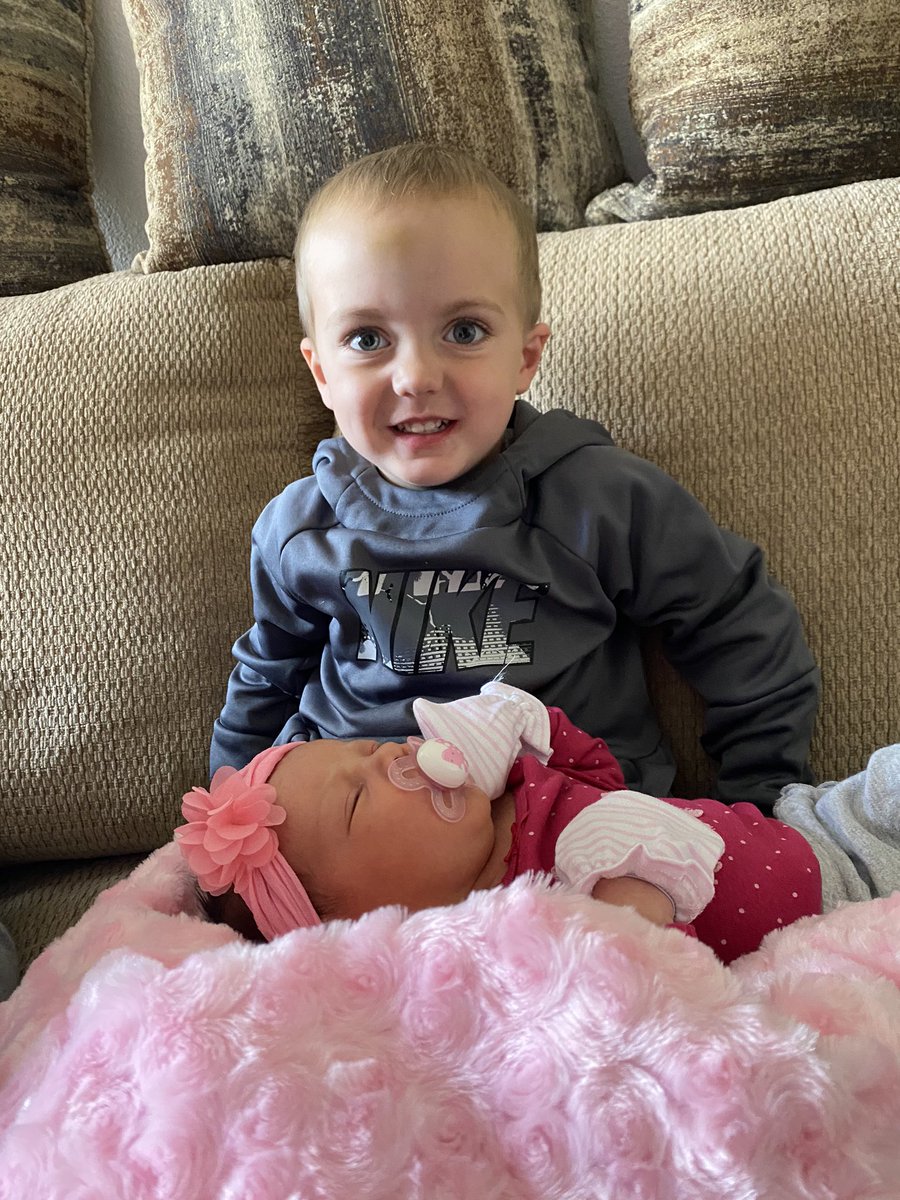 shan1han's tweet photo. I guess I forgot to post here but we added another perfect little human to our family on 10/20/20😍💕 https://t.co/KNUzAmPRjL