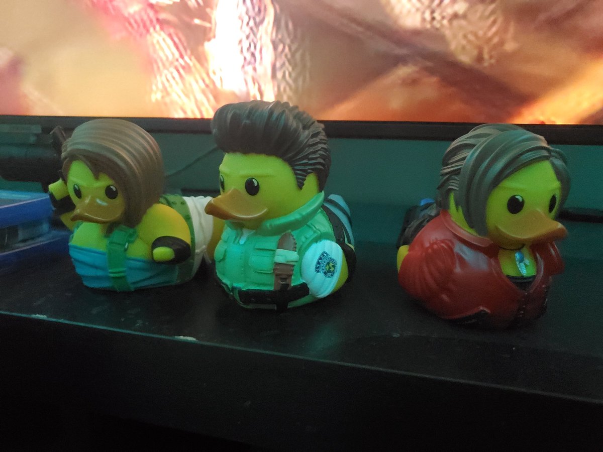 Rubber ducks!! <a href="/TubbzCosplay/">Tubbz Cosplaying Ducks (Fan Page)</a> <a href="/RE_Games/">Resident Evil</a> #REBHFun 
Just need to track down a Leon S. Kennedy!
