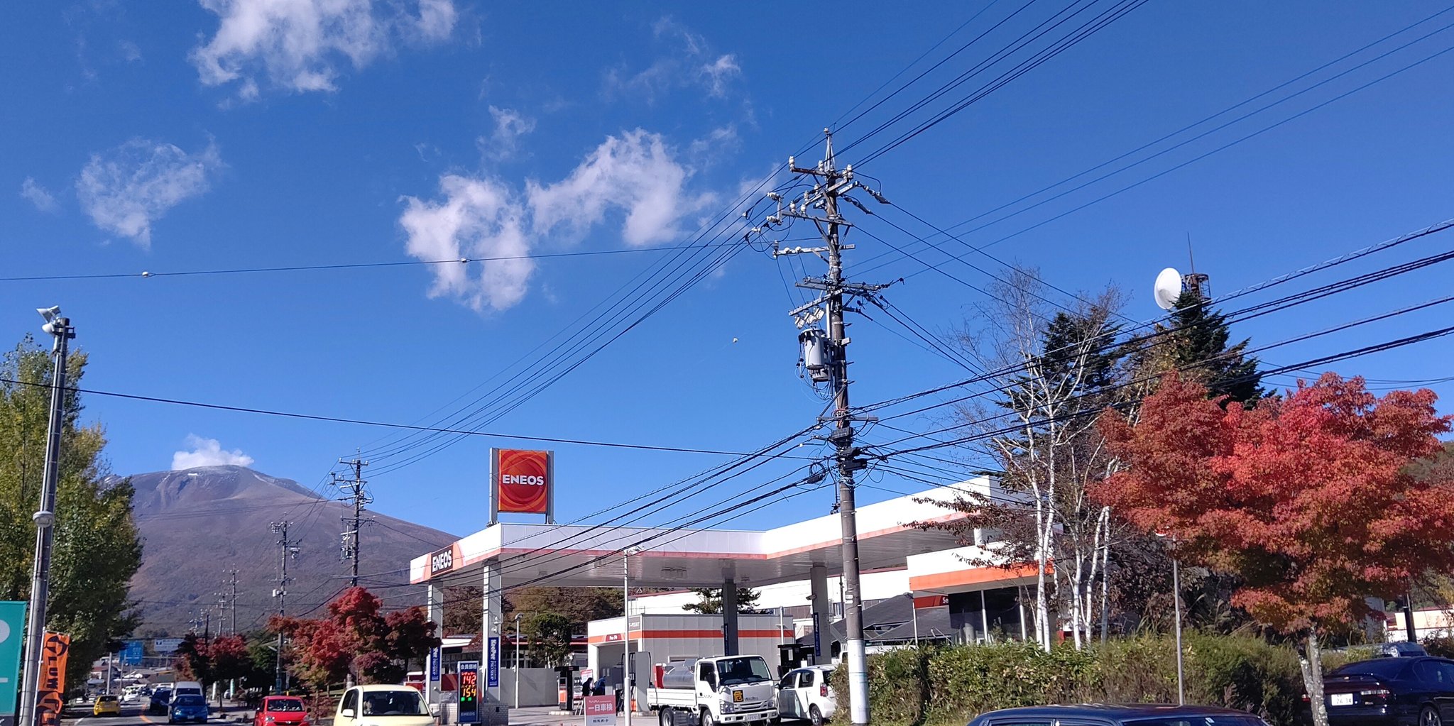 森さっちゃん Adhd不注意優勢型 エネオス中軽井沢ss で 機械洗車 車内清掃 給油 をお願いしてきました 軽井沢 エリア唯一 の Keeperproshop でもあるので 他店とは違う何かごあると思って選びました D A 目の前は カインズ ホーム軽井沢