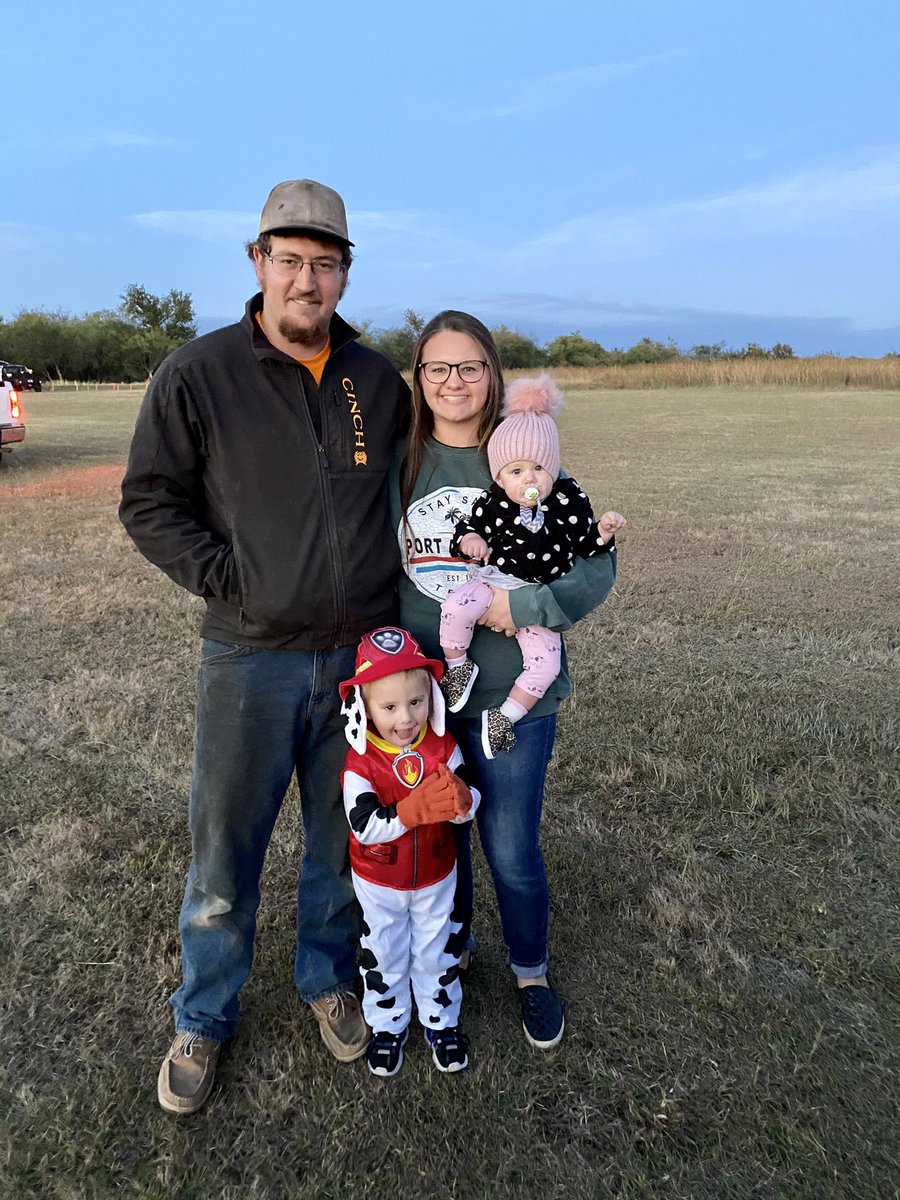 jennyynsheltonn's tweet photo. Great time trick or treating tonight! #babyjo #hunterman https://t.co/j1ogj7av9X