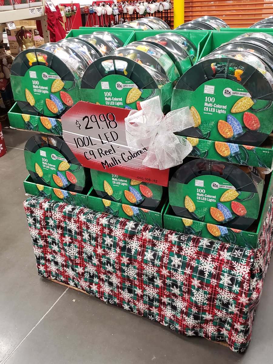 wtigers83's tweet image. Ready for Christmas 🎄 at 421! Stack it high and watch it fly!!@TomOrrPMD @mdlofnwhere @NagyAndrew @Bethany2THD