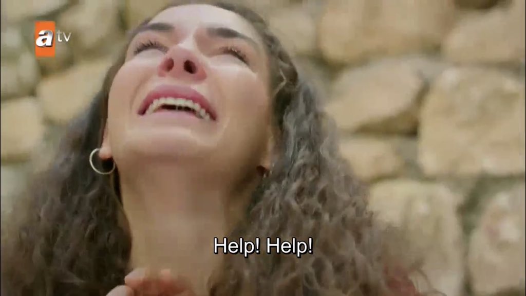 she spent the whole episode trying to save him and now he’s dying in her arms I DON’T WANNA DO THIS ANYMORE I DON’T  #Hercai  #ReyMir