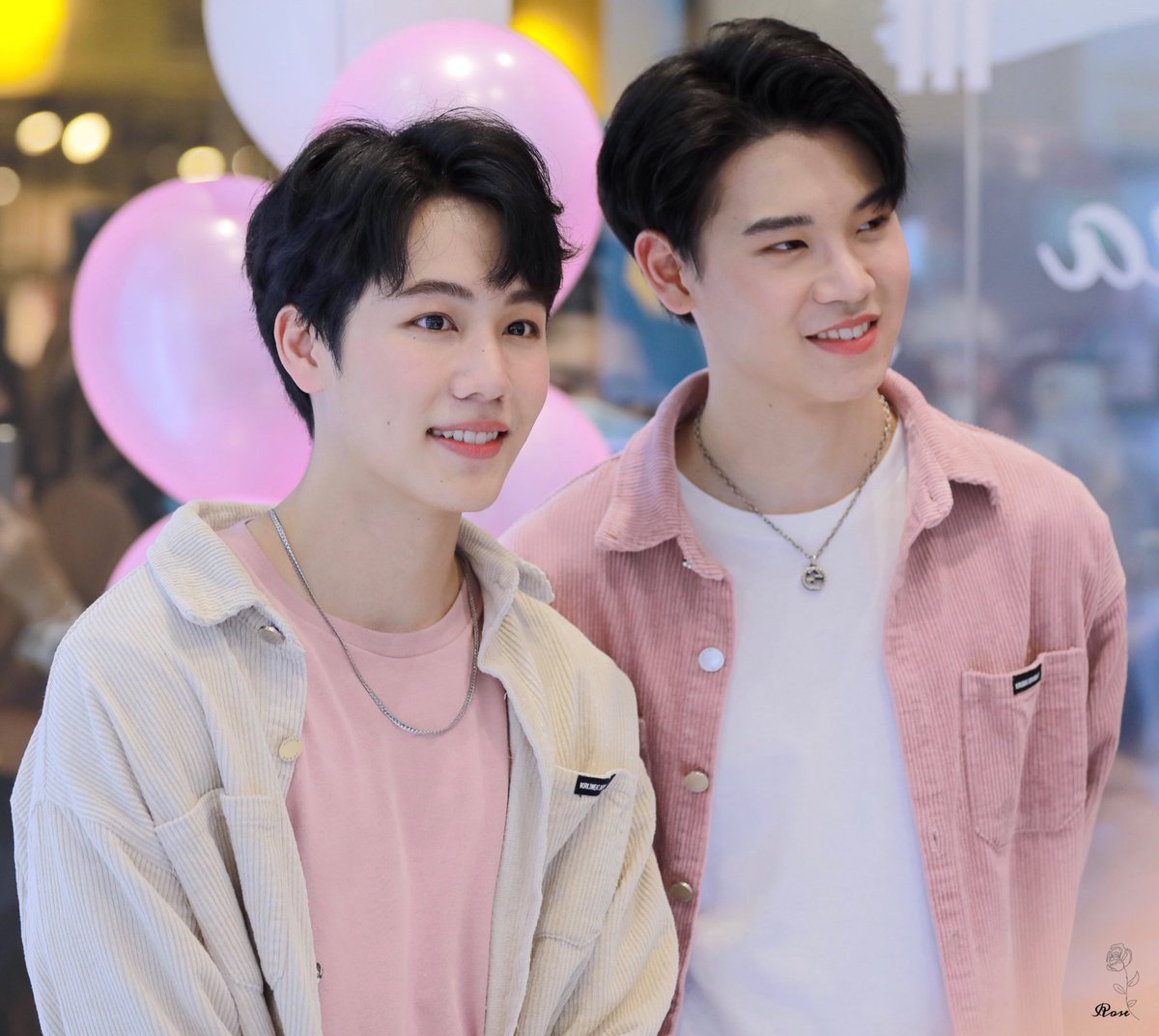 Roseyw48's tweet photo. 1023 HQ

เนื้อคู่แต่ชาติปางก่อน❤️

#warwanarat #yinyin_anw
#พี่วอร์ของพ่อวี https://t.co/sgiDmTjADD