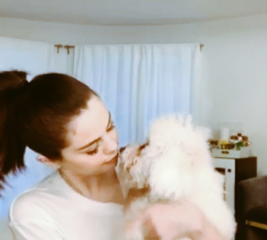 PL_Selenators's tweet photo. Selena rozmawiała z fanami w ramach #VotingPowerHour https://t.co/ZwfvsaTLqq