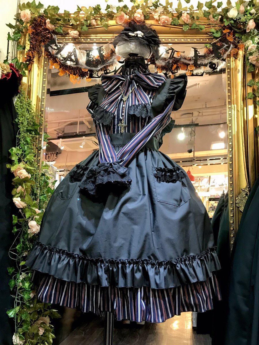 Atelier Pierrot Auf Twitter おすすめコーディネート Atelier Pierrot スタンドカラーブラウスワンピース Color ネイビー 26 000 Tax ストライプのワンピースにエプロンを合わせたお上品なメイドさん風コーデです Wポイントフェア開催中 是非ご来店