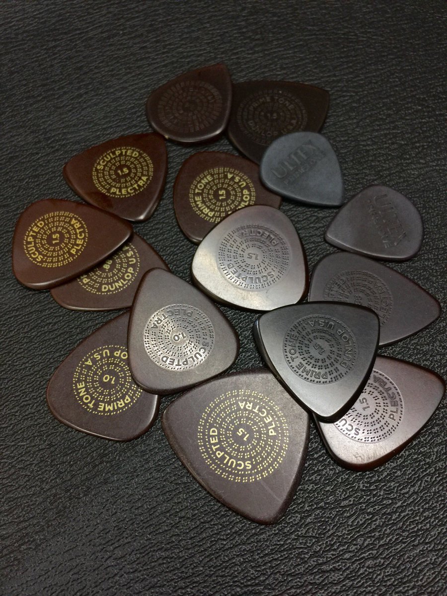 hiroshimaBB's tweet photo. JIM DUNLOP
PRIME TONE ピック
各種入荷しました😀
職人による手仕上げのエッジをつけ、
滑らかなピッキングと絶妙なトーンはPRIME TONEならでは🌟
他のピックに比べると割高ですが、
値段以上のサウンドを発揮しますよ😀
是非一度お試しください🌟
#ギター #ピック #ギターピック
#PRIMETONE https://t.co/MnqHwggVzQ