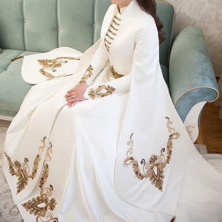 lunakylean's tweet photo. Imagine your wedding dress like this...😭😭😭😭😭😭🤍🤍🤍🤍🤍🤍

Credit: Pinterest https://t.co/ioyzMXx3Ia