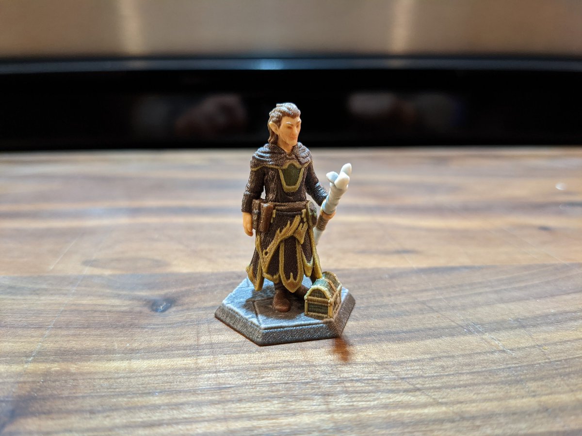 CLyane's tweet photo. @HeroForgeMinis has really stepped up their game with the color minis! Here's my husband's new mini #heroforgecolor https://t.co/QQmzKAXCKD