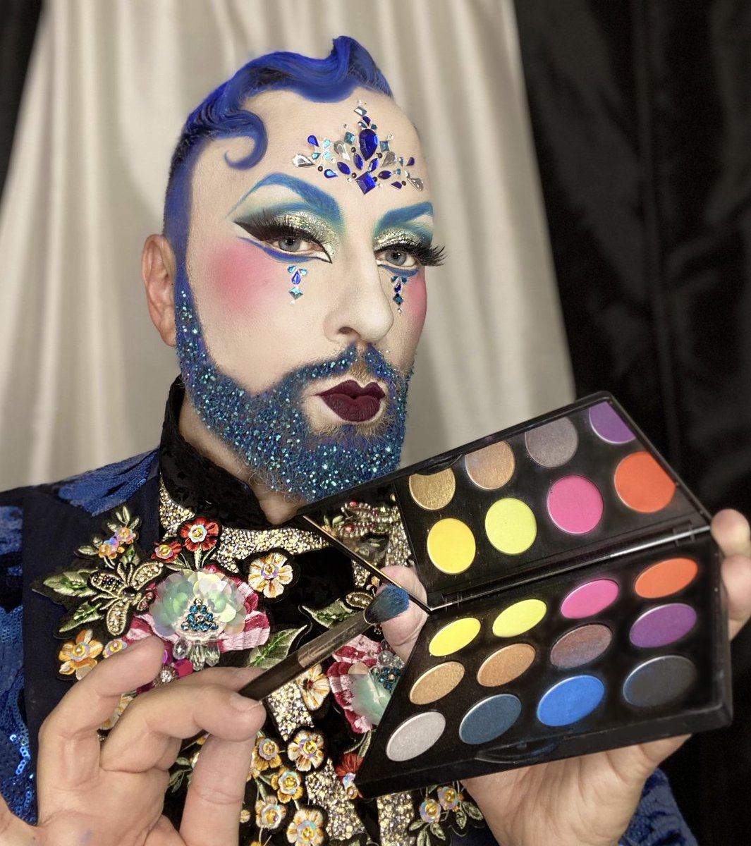 This is how I groom for Zoom! 😉 My final look for my #DandyGlam #MasterClass I taught for <a href="/MACcosmetics/">M•A•C Cosmetics</a> ! Video coming soon! #MACPro 
#maccosmetics #gregoryarltbeauty #makeup