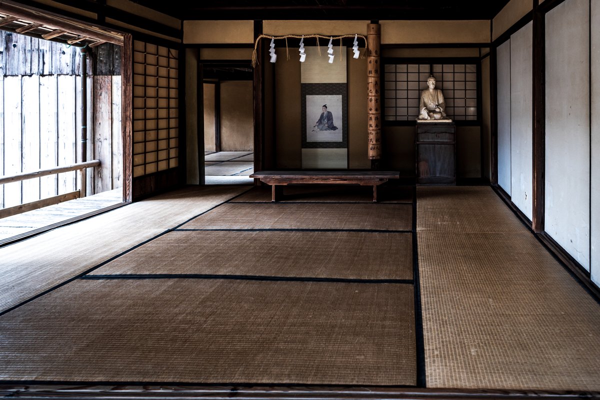 松陰神社境内にある松下村塾です。移築されたのかと思っていたら元々ここにあったのだとか。柱には松陰処刑の報を聞いた塾生が悲憤のあまりつけた刀傷が残っています。
#山口県 #萩市 #hagi #nikon #D750 #photography #伝統 #traditional #松下村塾 #吉田松陰 https://t.co/mLgFZfQjWj