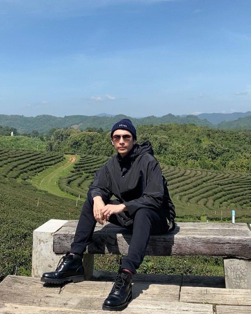 MSuppasitIntl's tweet photo. ⛅️ IG UPDATE 🌱
Please show your love and support by liking and commenting. 🙏 You can see the rest of the photos on the link below.
IG: moly_makeup
10.25.2020
🔗 https://t.co/hvRmcTKkAP
#MewSuppasit #Mewlions #MSGlobal
#หวานใจมิวกลัฟ #MewSuppasitStudio https://t.co/GDK1wPBxNW